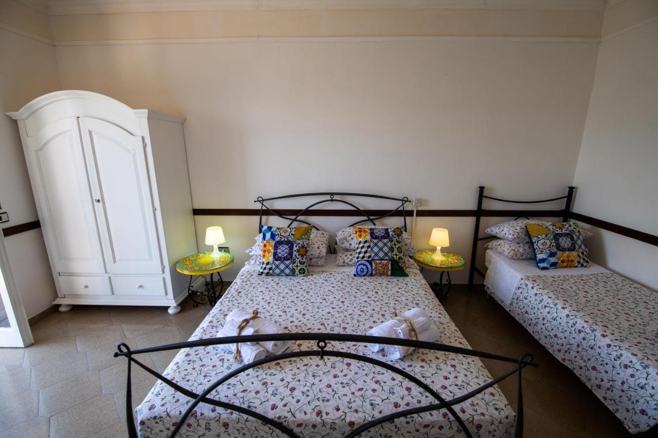 Madonna Della Scala Bed & Breakfast Castellabate Exterior photo